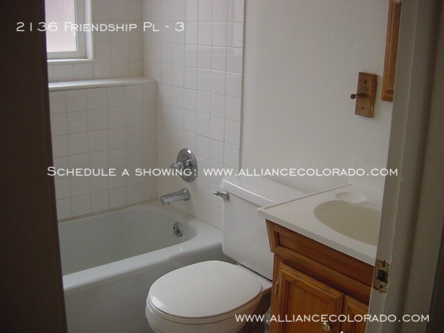 Foto del edificio - 2136 Friendship Pl