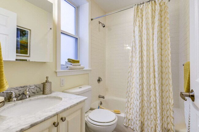 Interior Photo - CHR Cambridge - Harvard Square Communities