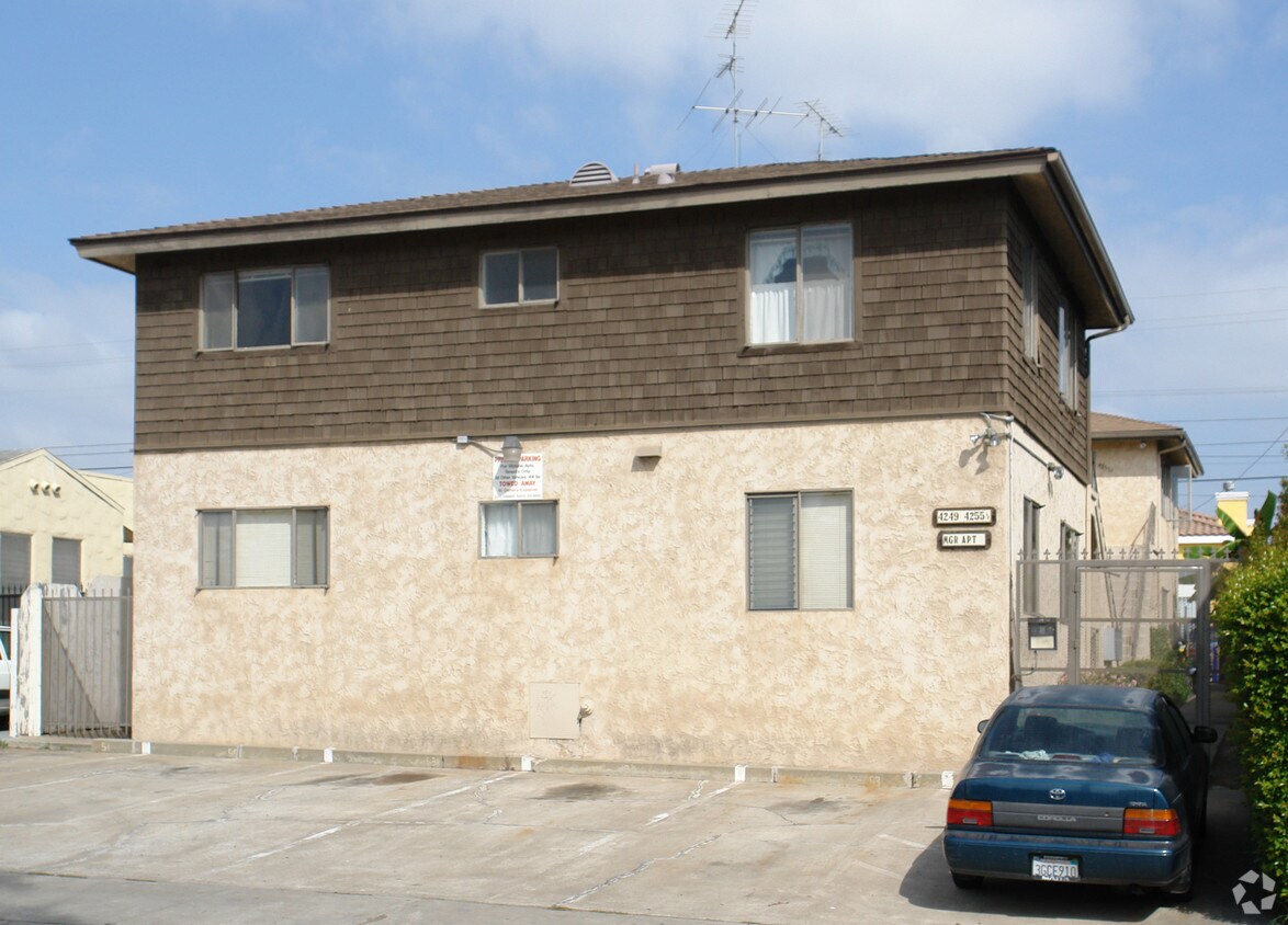 Building Photo - 4249-4255 Menlo Ave