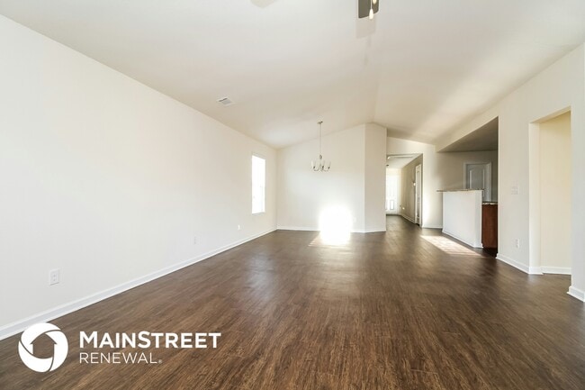 Building Photo - 2613 Stinger Dr