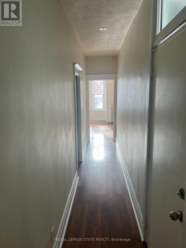 Photo du bâtiment - 599 King St E