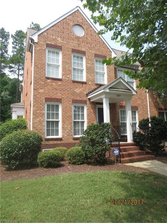 Foto principal - 247 Herman Melville Ave