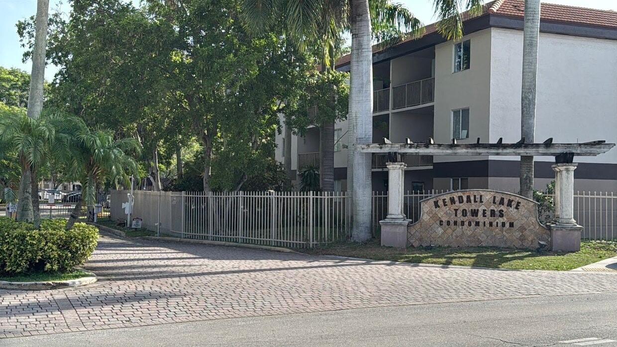 Primary Photo - 15241 SW 80th St