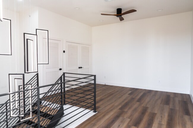 Foto del edificio - Larkin Place