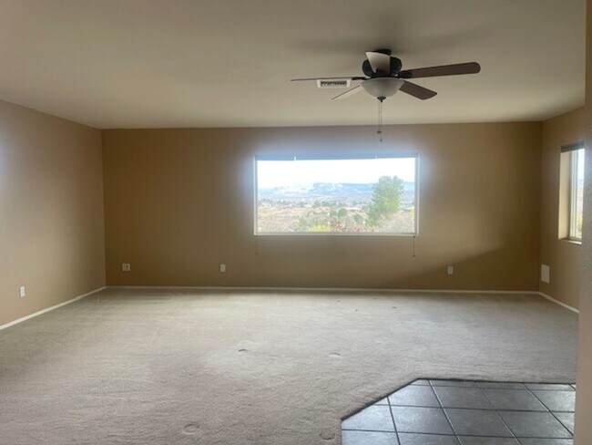 Foto del edificio - WOW!!! On the Hill with Endless Views - Contact Property Pros Property Management