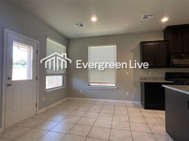 Building Photo - 3605 Molly Dr
