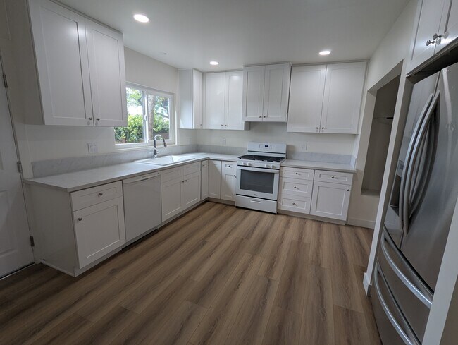 Foto del edificio - 613 Illinois Ct