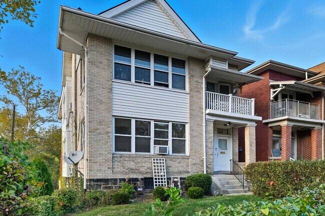 Foto del edificio - 6603-6603 Woodwell St