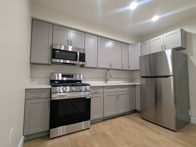 Foto del edificio - 14411 Vanowen St.