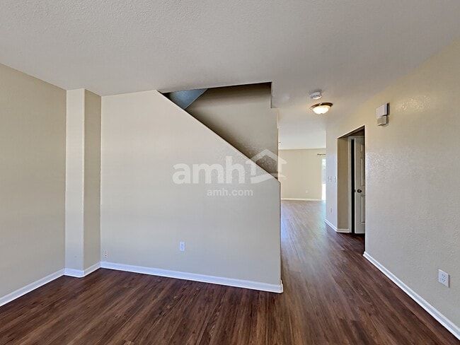 Building Photo - 1135 Legend Oak Dr