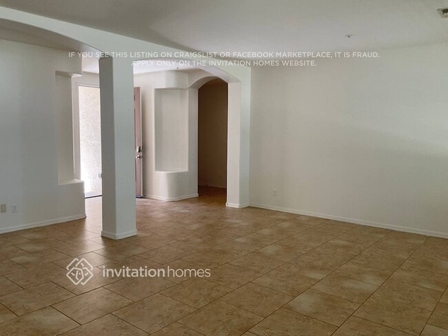 Foto del edificio - 13616 W Gelding Dr