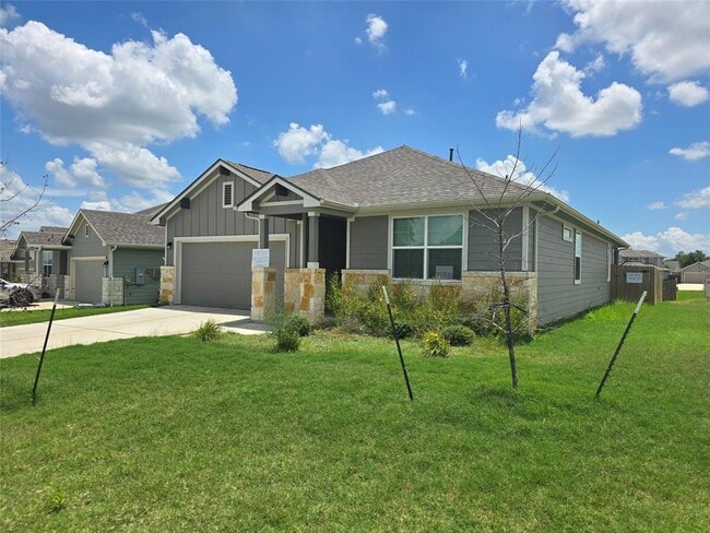 Building Photo - 200 Lavaca River Ln