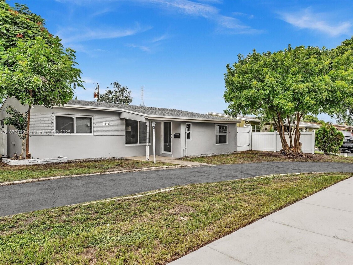 Foto principal - 6800 Raleigh St