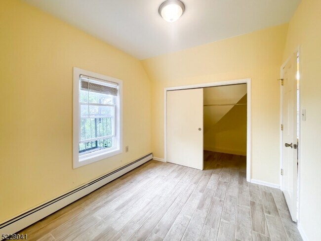 Building Photo - 10 Lowden St