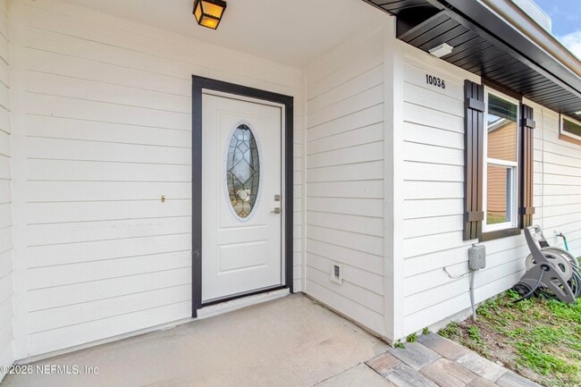 Foto del edificio - 10036 Delano Dr N