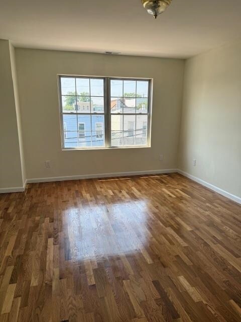 Foto del edificio - 6716 Bergenwood Ave