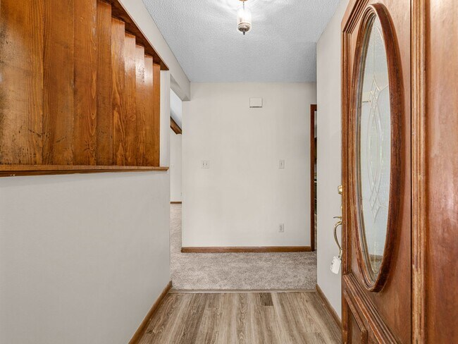 Building Photo - Home in Cul-De-Sac