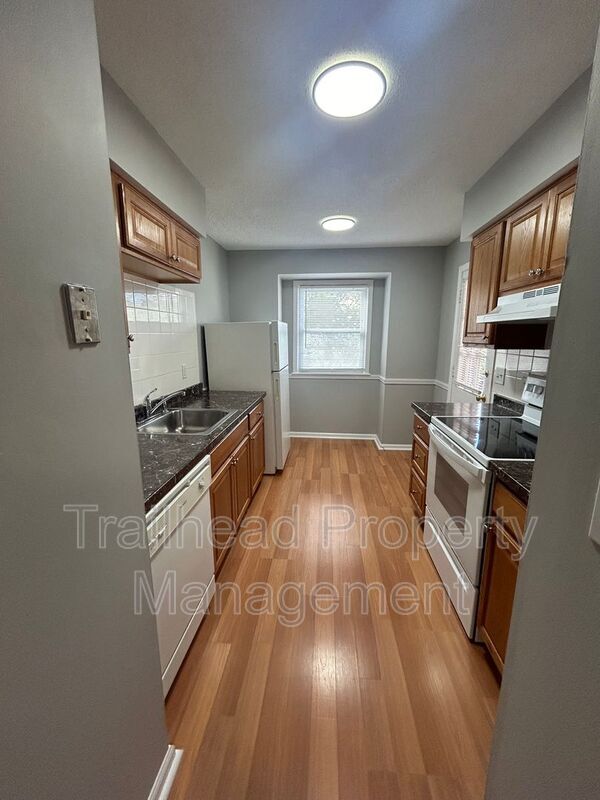 Foto del edificio - 7716 W 85th St