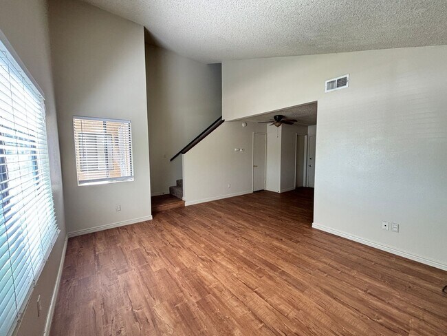 Foto del edificio - 43301 20th St W