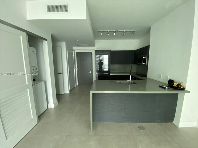 Building Photo - 1080 Brickell Ave