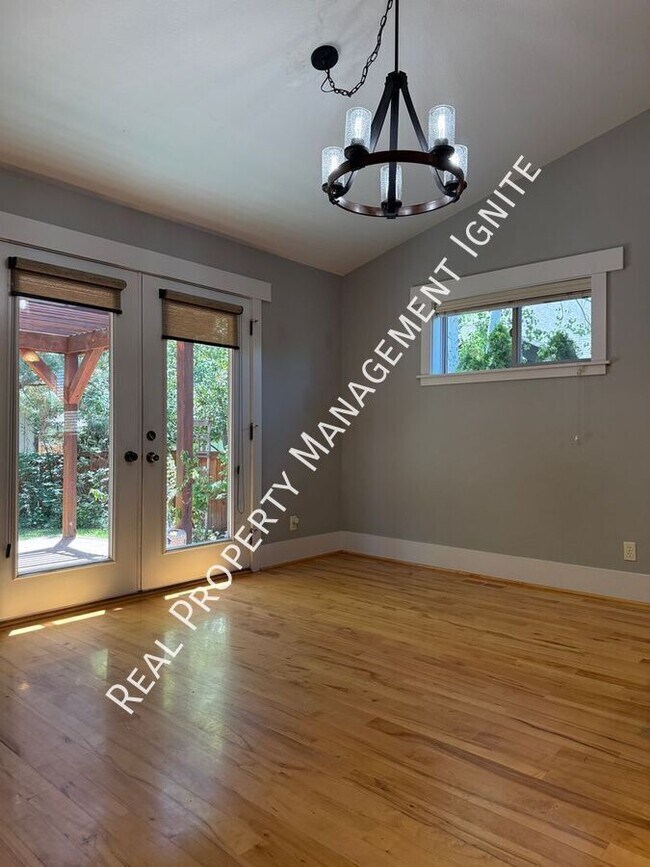 Foto del edificio - 2955 N W Bordeaux Ln