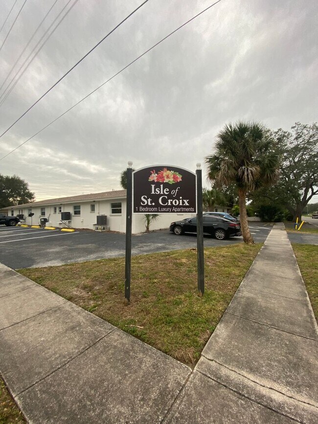 Foto del edificio - SPACIOUS 1 BEDROOM 1 BATH APARTMENT HOME ST PETERSBURG FL