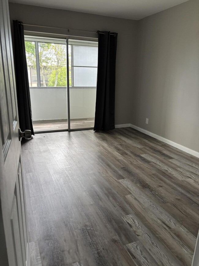 Building Photo - 311 Chatham N