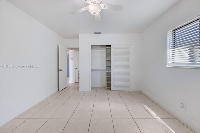 Foto del edificio - 821 NW 41st St