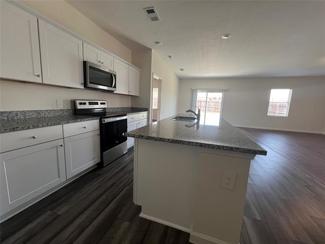 Building Photo - 711 Camden Dr