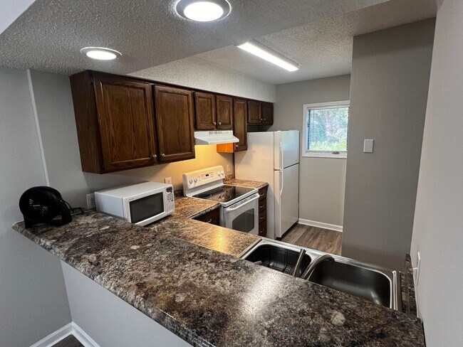 Foto del edificio - 2-Bedroom, 2-Bath Townhouse
