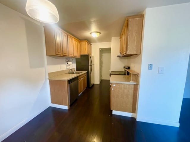 Kitchen - 2144 Northwood Cir