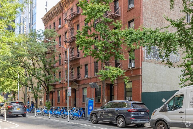 Foto del edificio - 243 E 39th St