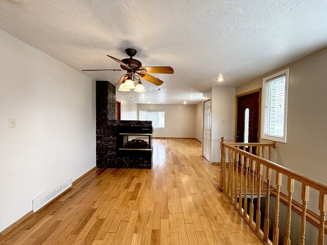 Building Photo - 1201 E 5600 S