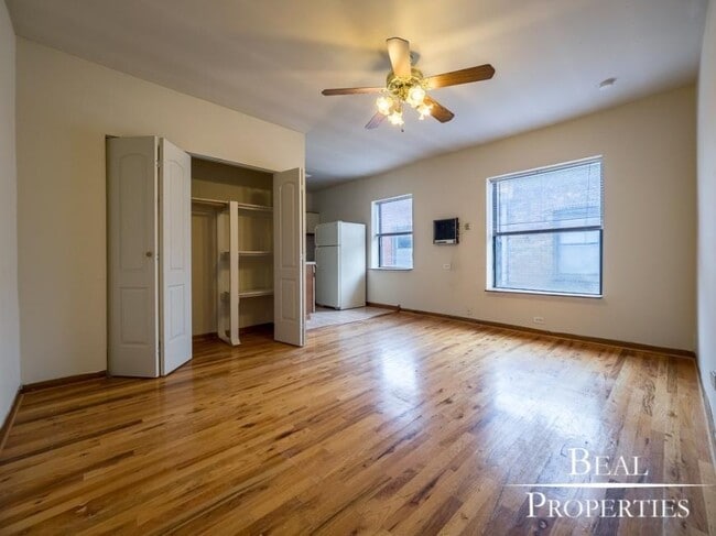 Building Photo - 0 bedroom in CHICAGO IL 60657