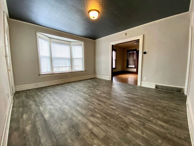Foto del edificio - 719 Livingston NE
