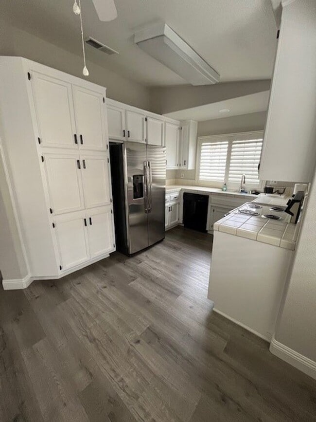 Building Photo - 8621 Willow Spring Ct