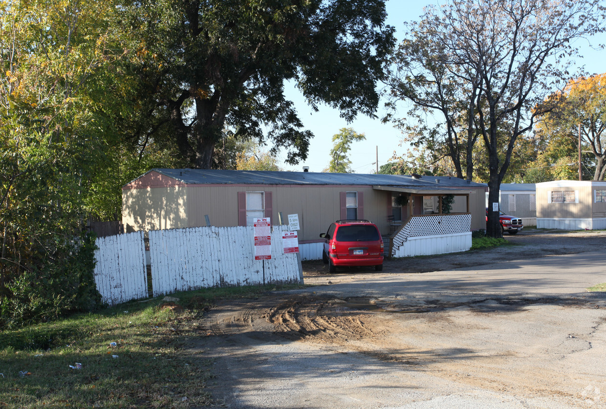 Building Photo - Underwood Mobile Home Park