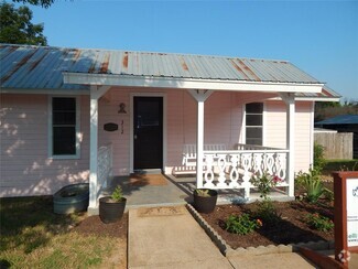 Building Photo - 312 N College St