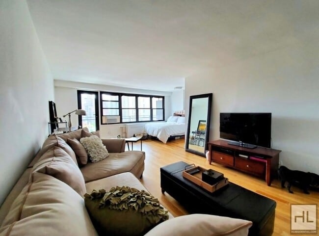 Foto del edificio - E 82 St