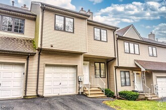 34 Deer Hill Ct