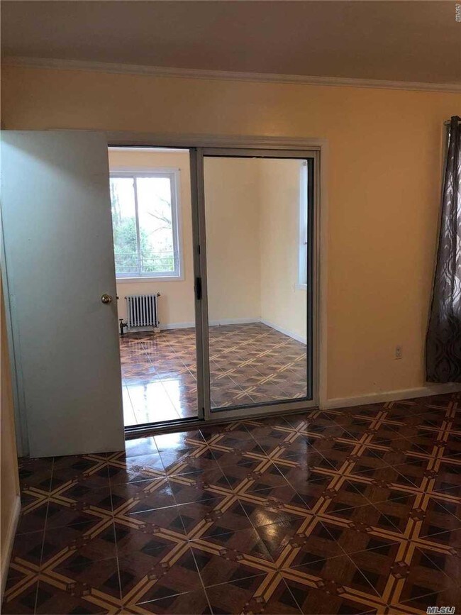 Foto del edificio - 234-23 88th Ave