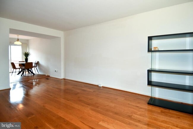 Foto del edificio - 6410 Andrew Matthew Terrace