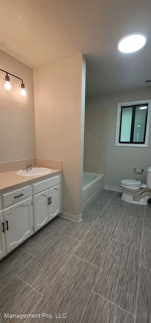 Foto del edificio - 2 br, 1.5 bath House - 247 S. Bruce Lane