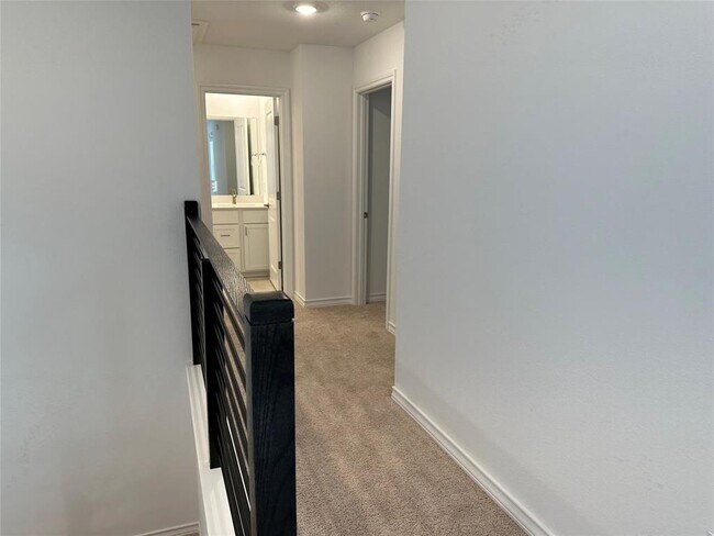 Building Photo - 2904 St Regis Dr