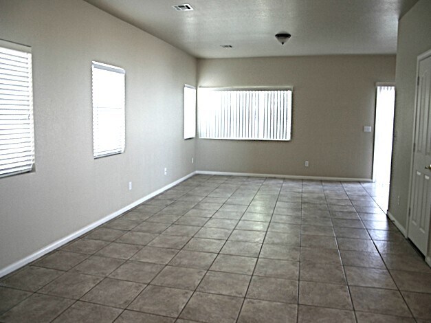 Foto del edificio - 9876 Vermillion Cliffs Ave