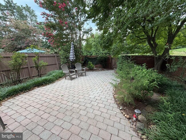 Building Photo - 4360 Greenberry Ln