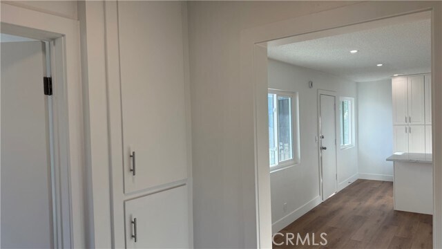 Foto del edificio - 1041 Bennett Ave