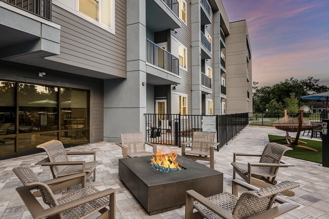 Foto del edificio - Element Apartments at Celebration Pointe