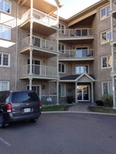 Building Photo - 100 Marche