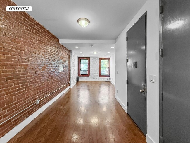Building Photo - 475A Hicks St